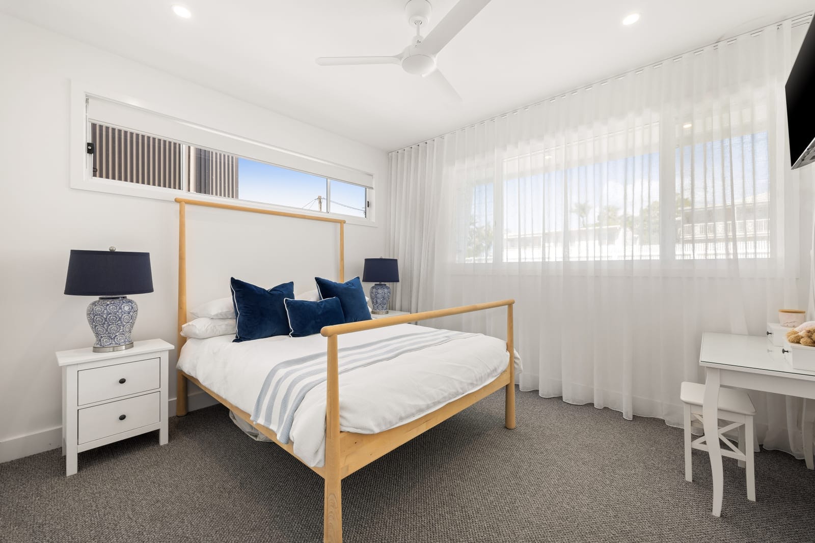 High-End, Luxury-Laden Designer Living in TOP Location