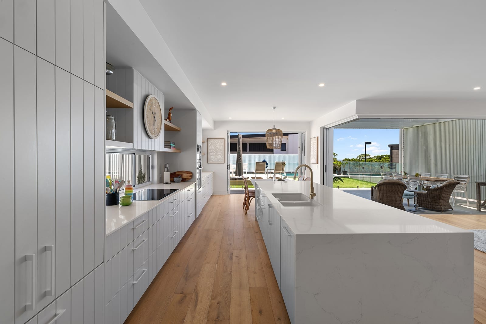 High-End, Luxury-Laden Designer Living in TOP Location