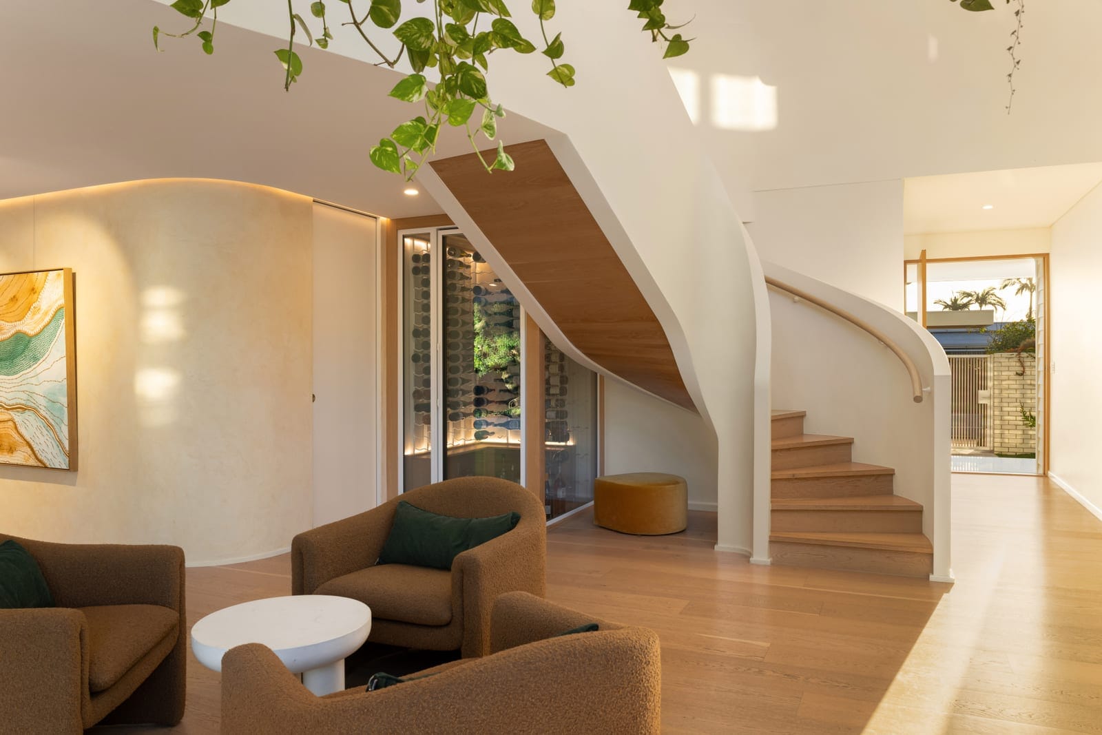 Oceanic House: Beachside Perfection