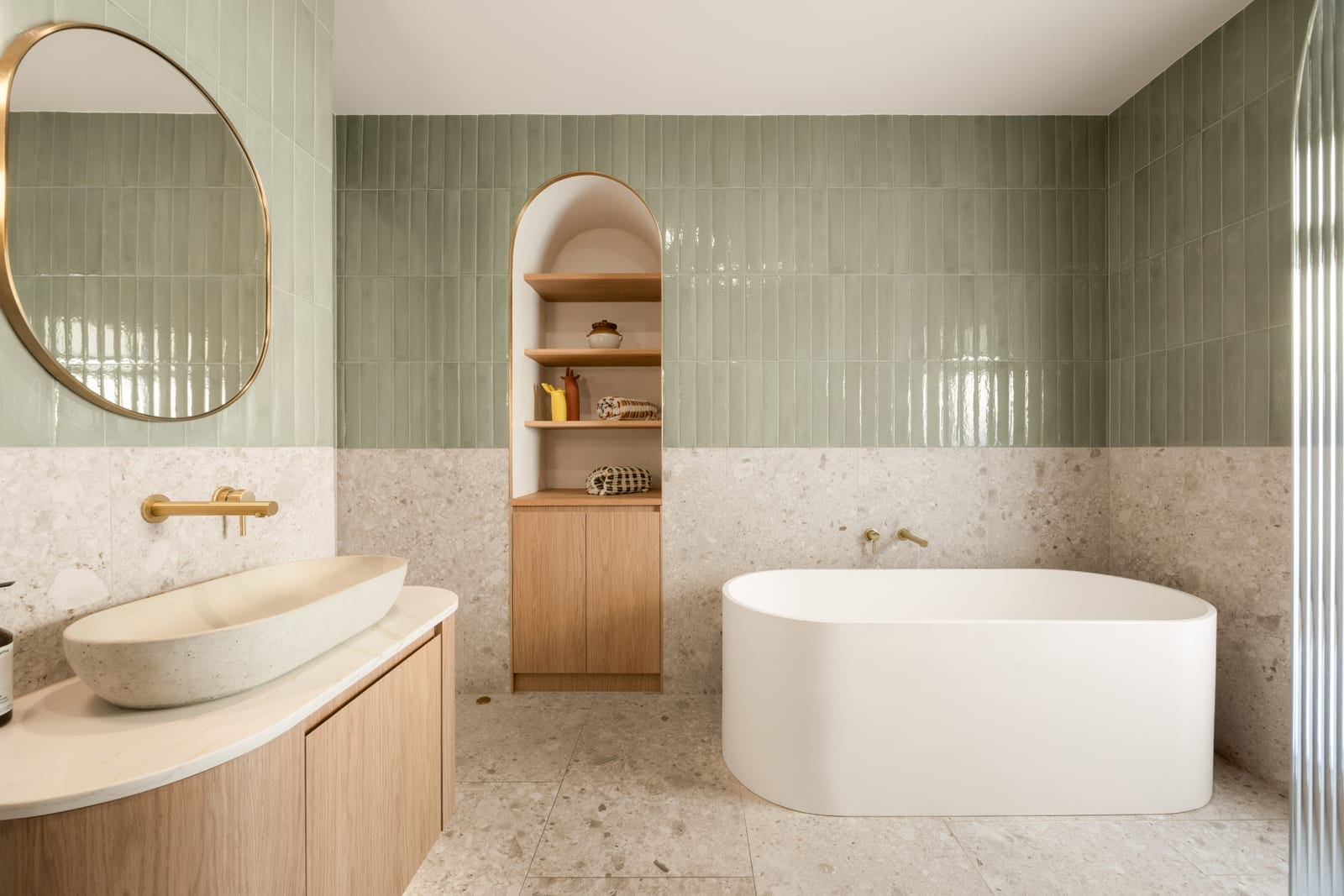 Oceanic House: Beachside Perfection