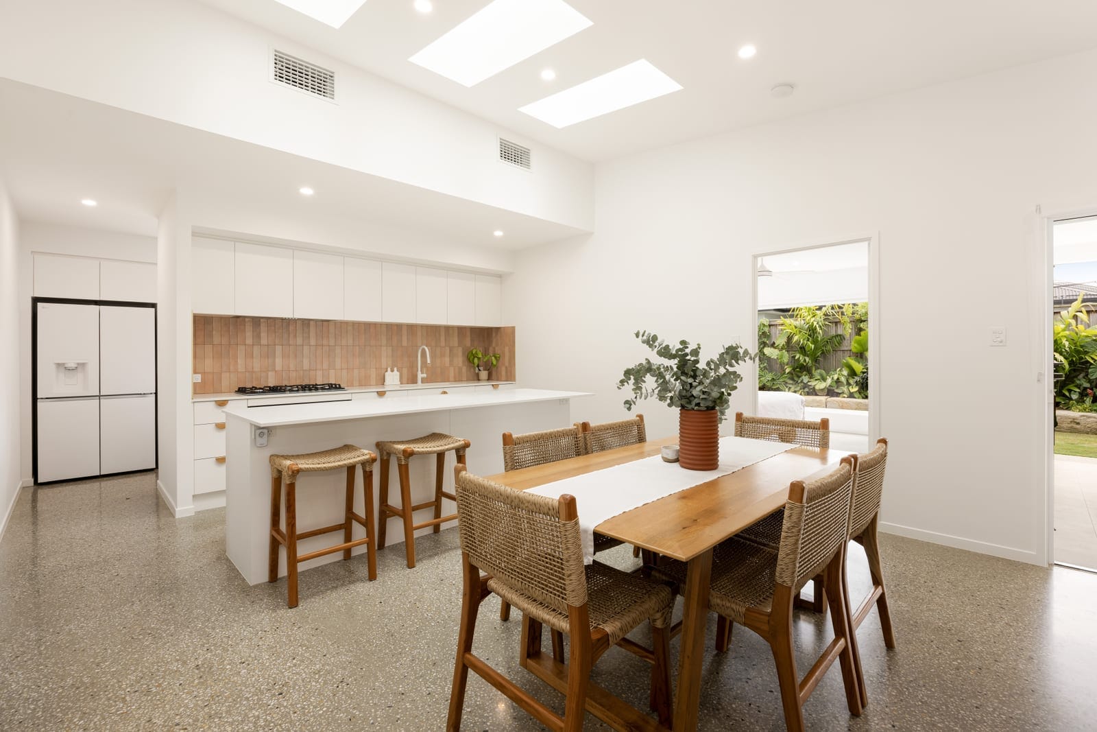 Effortless Contemporary Living with a Few Unexpected Luxuries