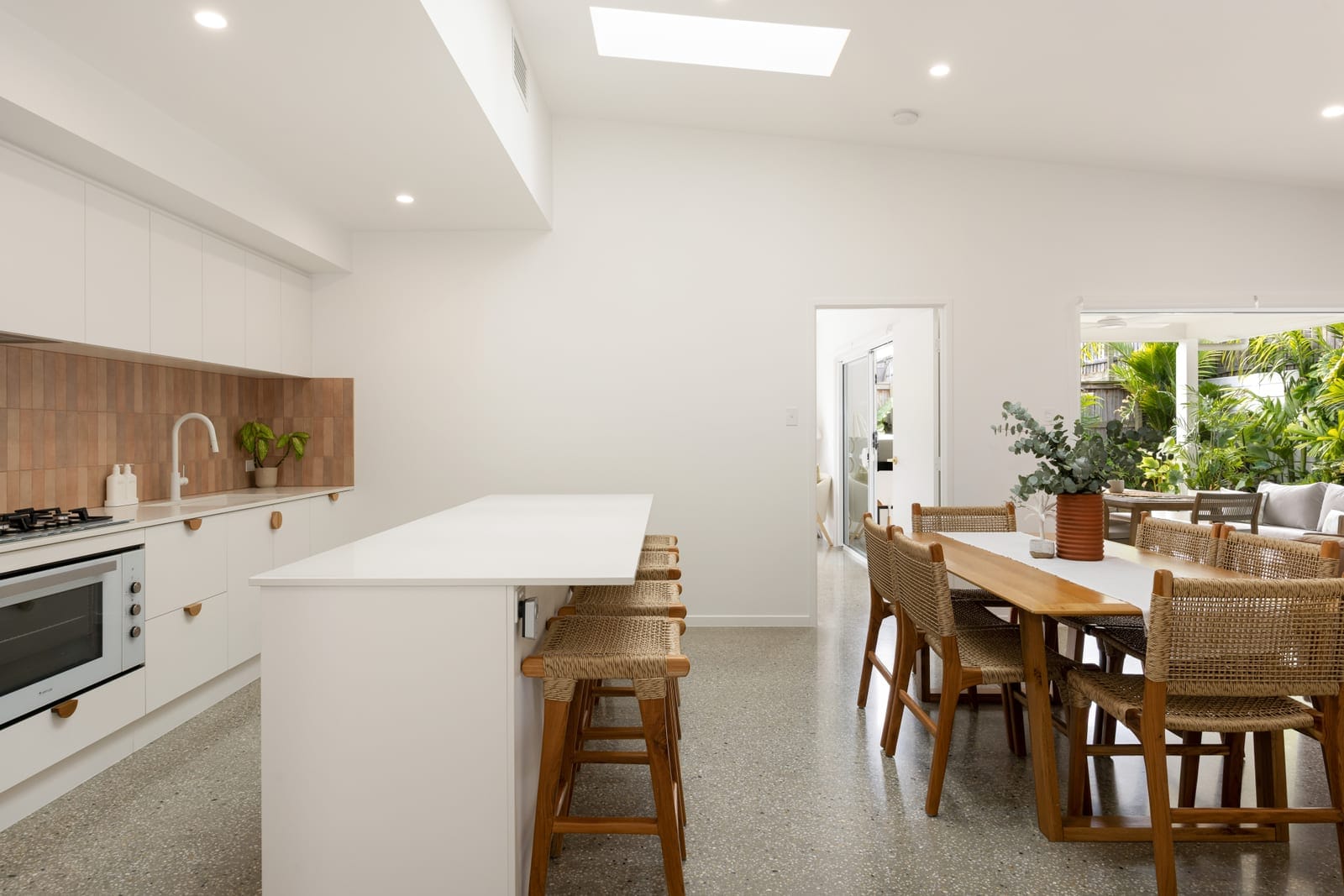 Effortless Contemporary Living with a Few Unexpected Luxuries
