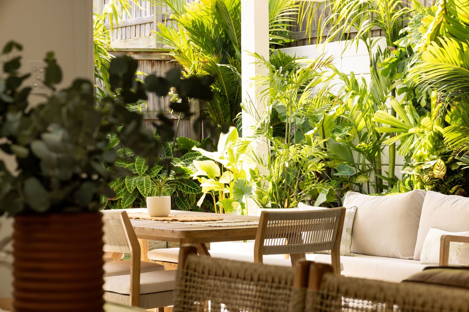 Effortless Contemporary Living with a Few Unexpected Luxuries