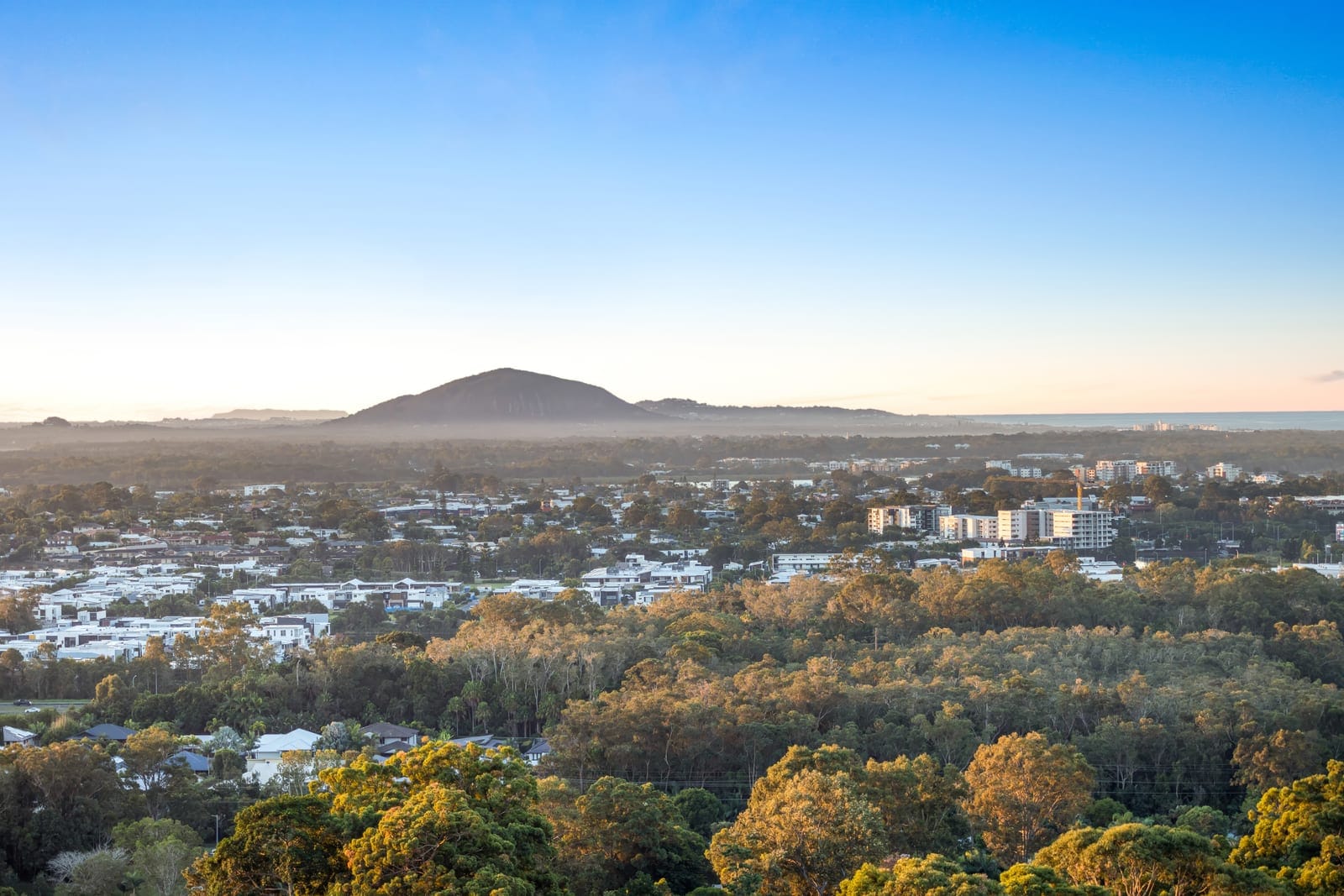 Uninterrupted 180° Panoramic Ocean-to-Hinterland Views