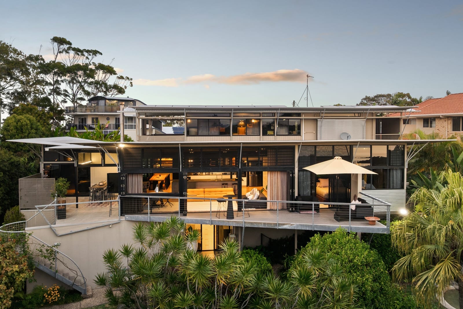 Hilltop Magnificence: Architect Designed, Ocean Views, 1234m2 Double Block!