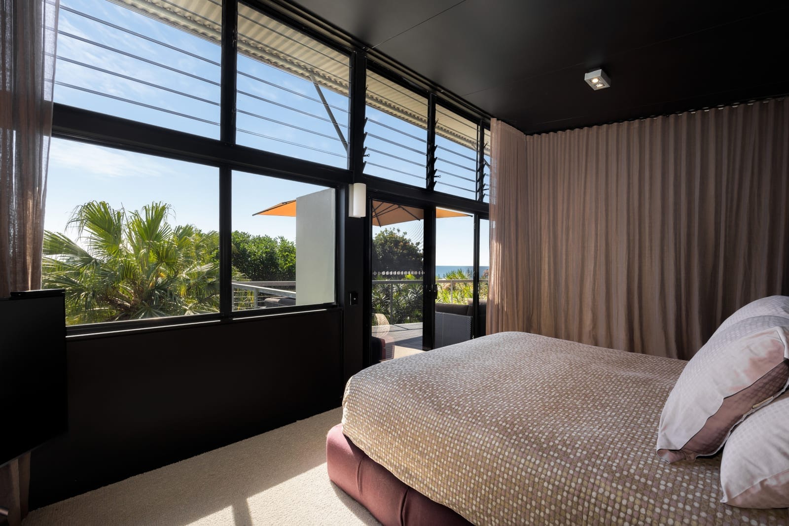 Hilltop Magnificence: Architect Designed, Ocean Views, 1234m2 Double Block!
