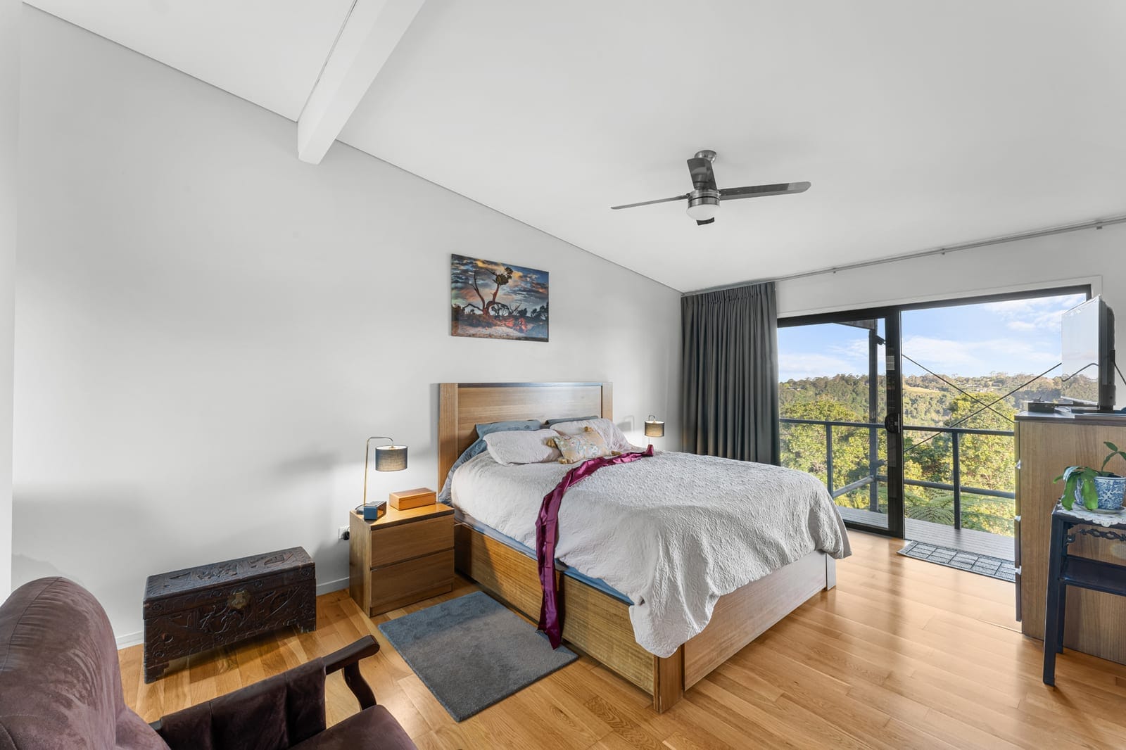 RIDGELINE LIVING WITH VIEWS THAT STOP YOU IN YOUR TRACKS