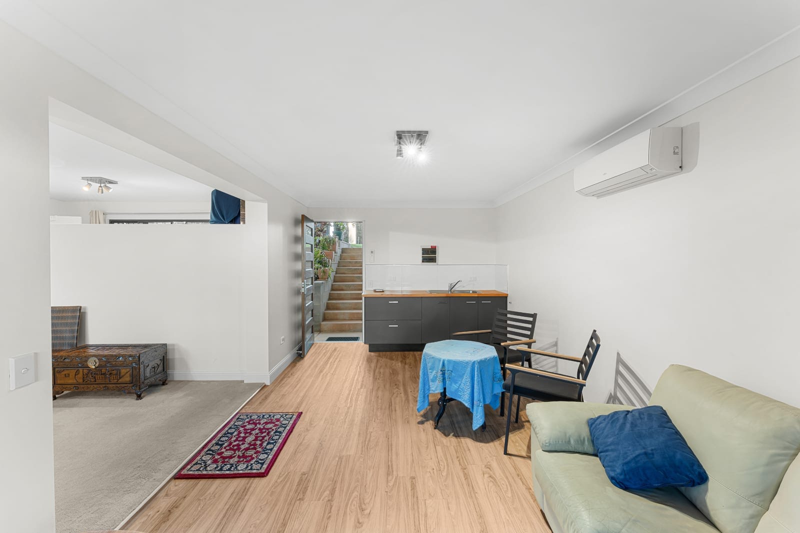RIDGELINE LIVING WITH VIEWS THAT STOP YOU IN YOUR TRACKS
