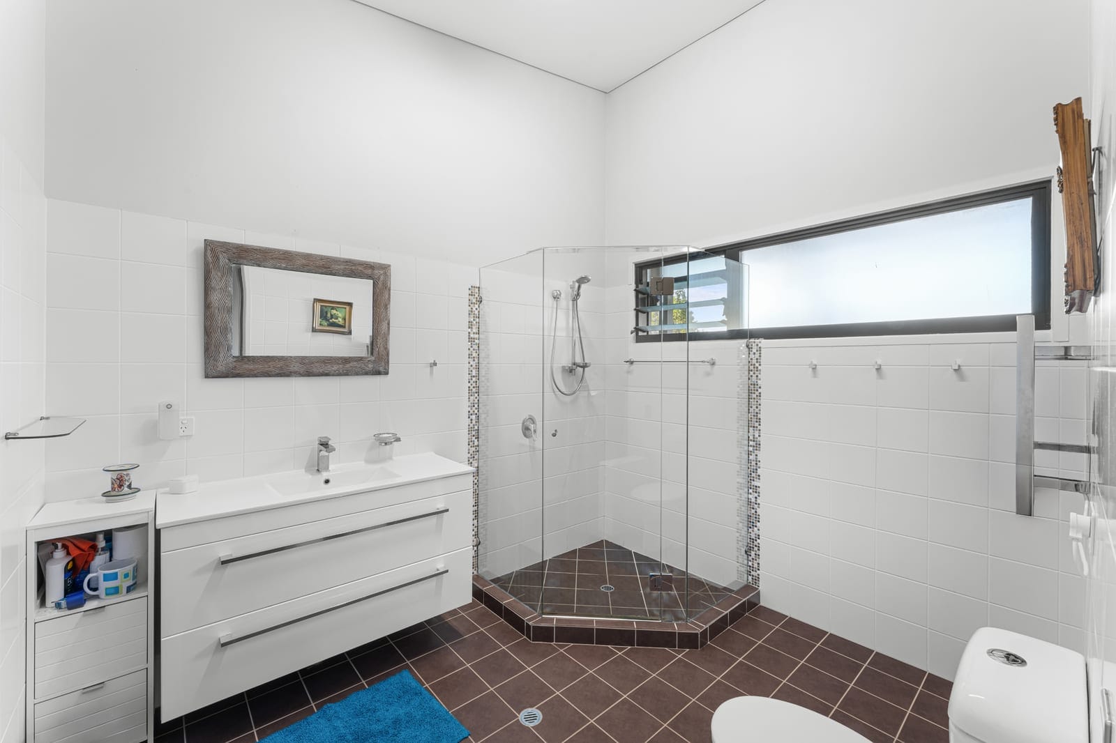 RIDGELINE LIVING WITH VIEWS THAT STOP YOU IN YOUR TRACKS