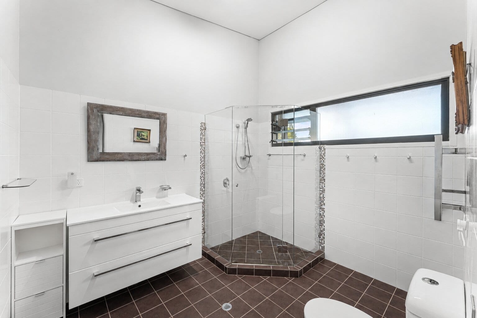 RIDGELINE LIVING WITH VIEWS THAT STOP YOU IN YOUR TRACKS