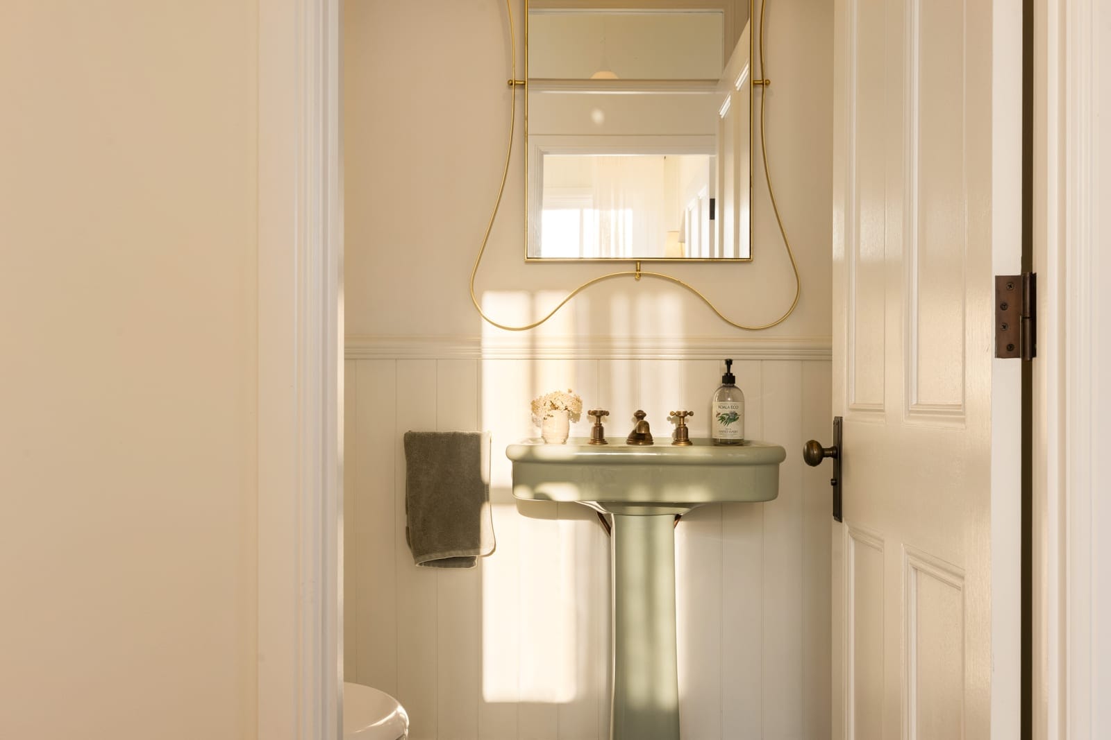 A Private Hinterland Sanctuary Where Timeless Queenslander Charm Meets Contemporary Luxury