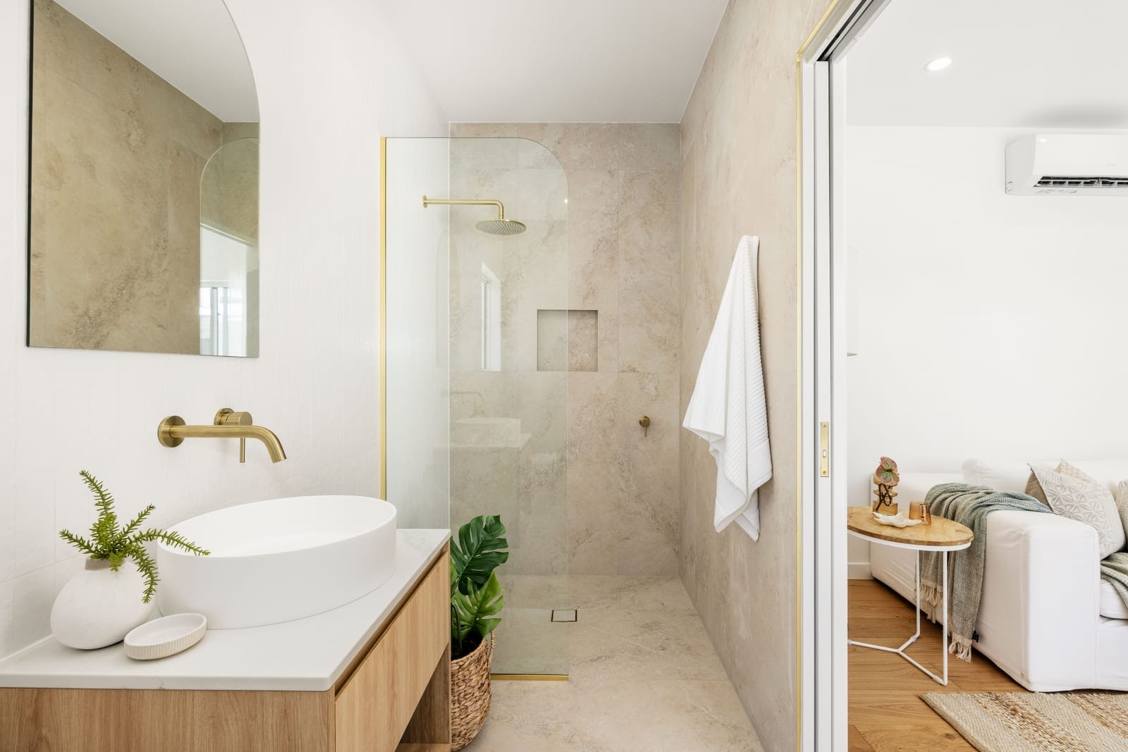 All-Season Entertainer: Modern Elegance, Single Level Living