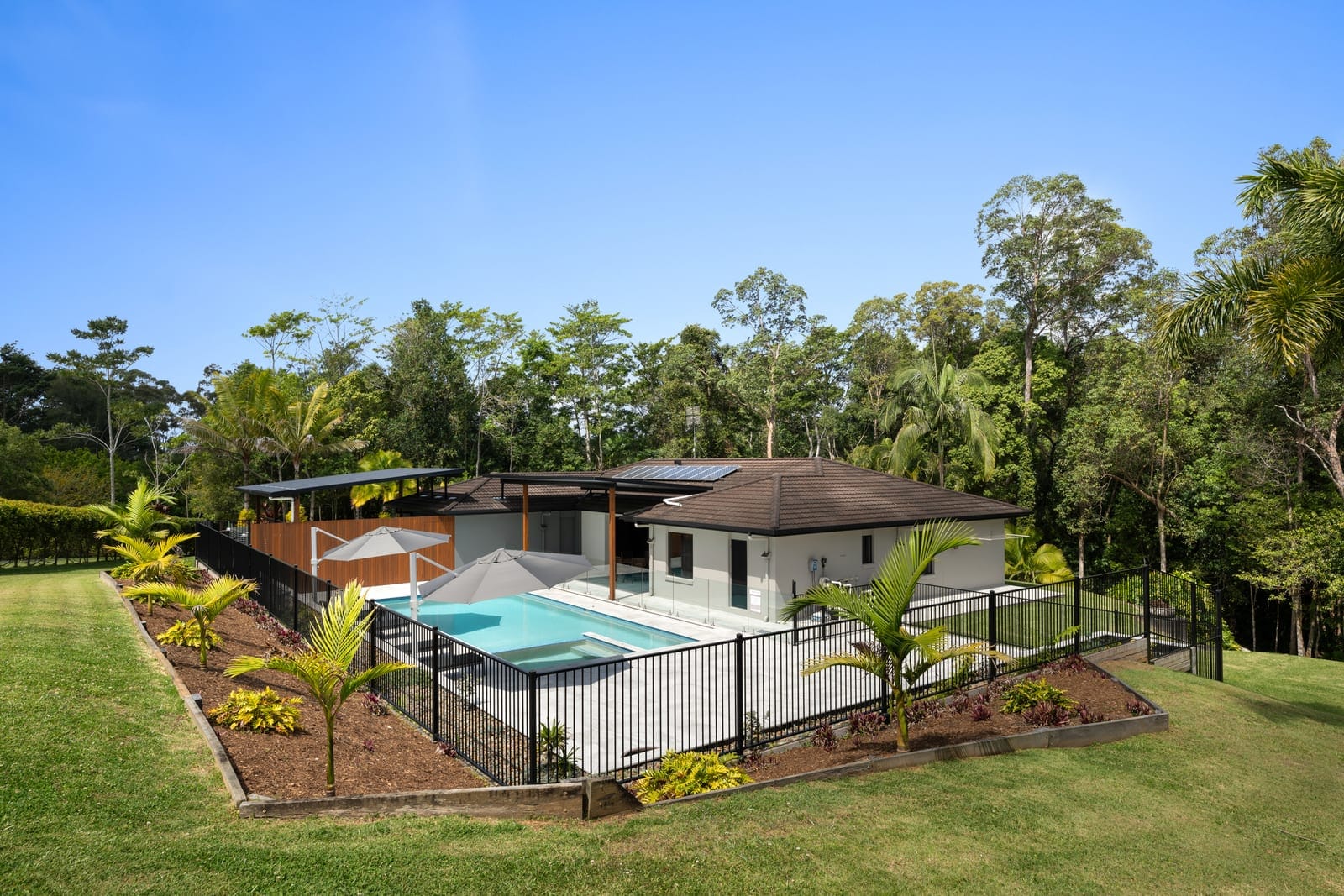 Private West Woombye Lifestyle Retreat with Pool, Shed & Rainforest Setting