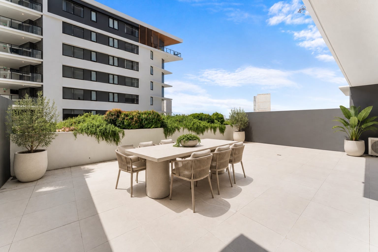 Modern Coastal Comfort with an Outdoor Terrace Built for Entertaining