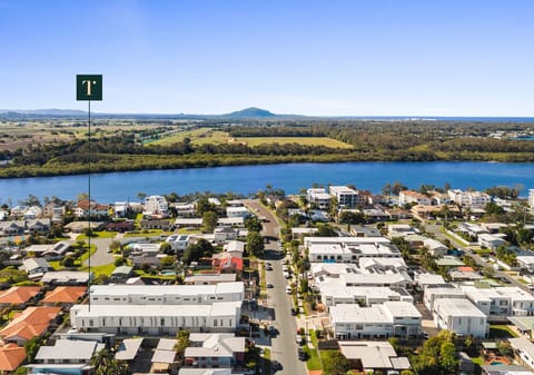 Lifestyle, Luxury, Location: Boutique Complex in River Precinct