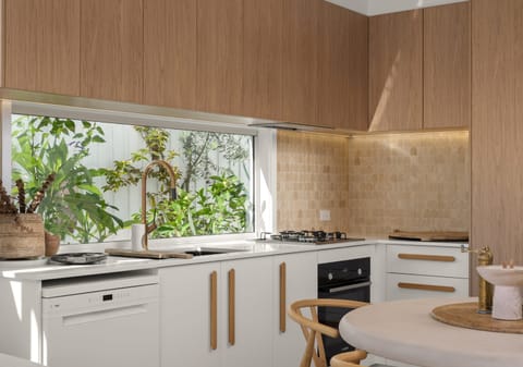 ​Lifestyle, Luxury, Location: Boutique Complex in River Precinct