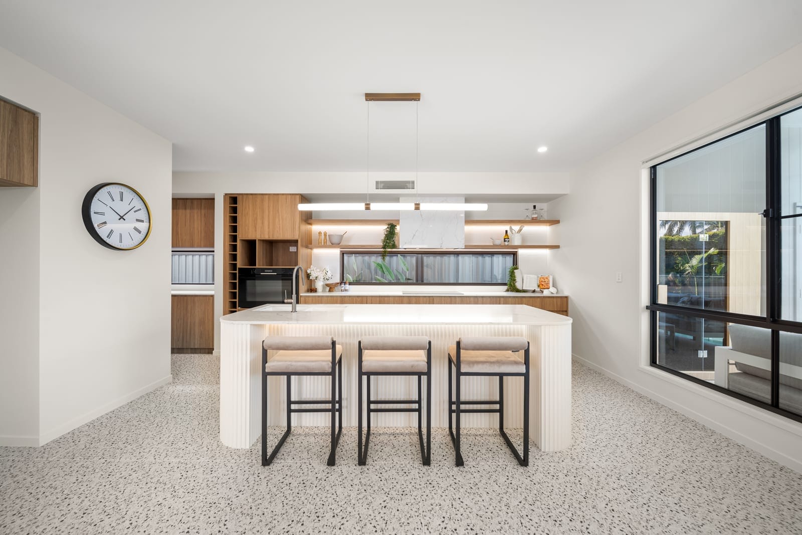 LUNA | Brand-New Coastal Luxury + Established Airbnb Income
