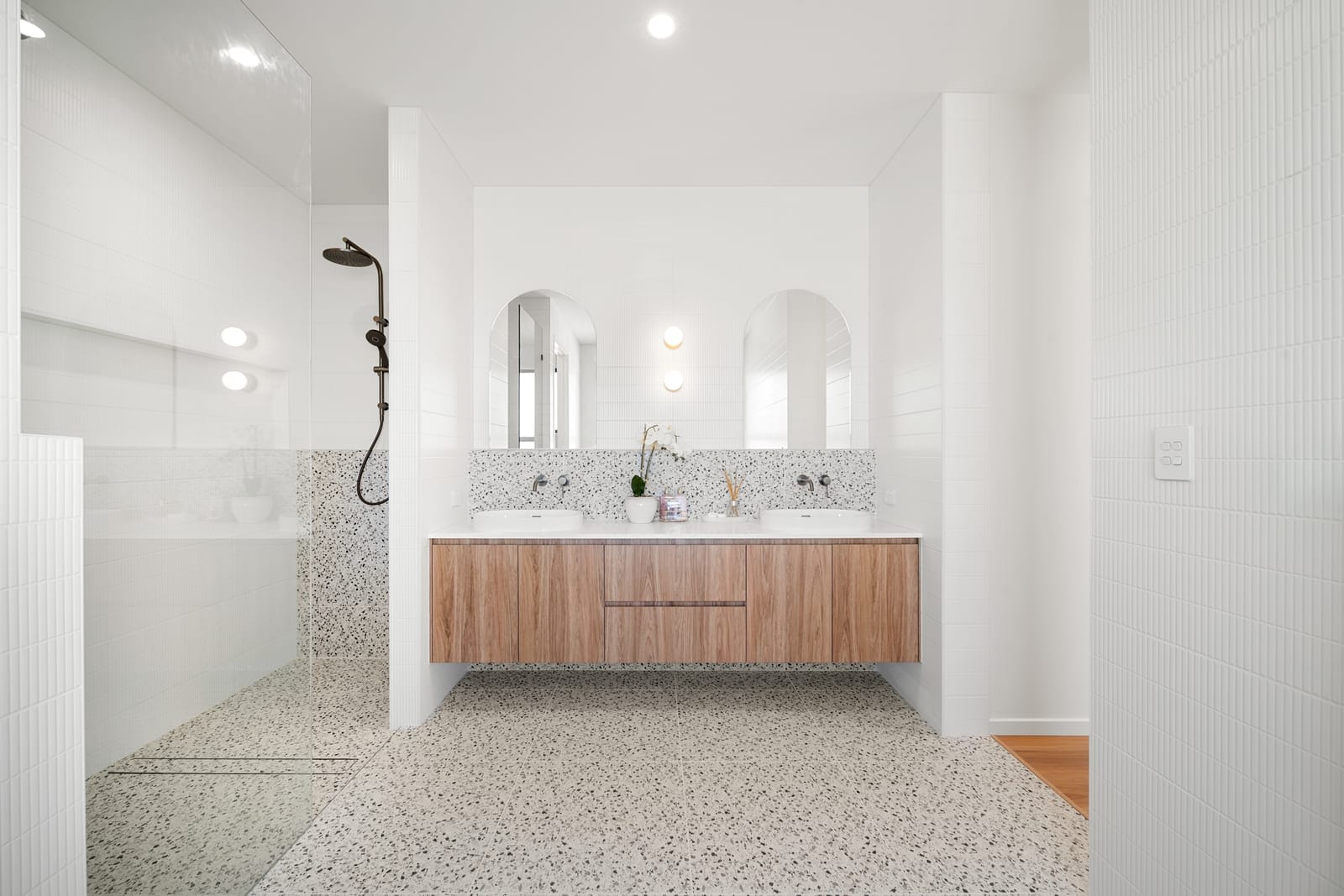 LUNA | Brand-New Coastal Luxury + Established Airbnb Income