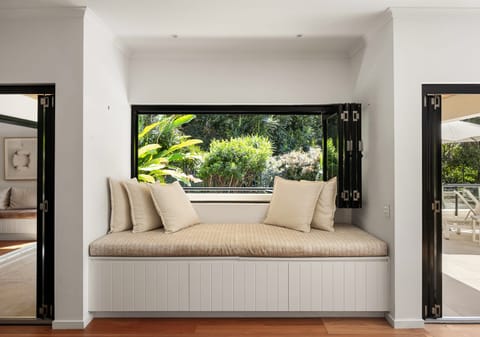 Coastal Elegance In A Private Rainforest Retreat