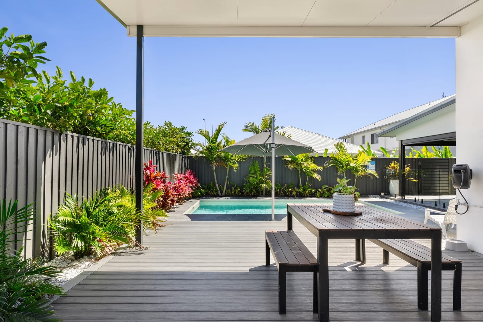 Resort-Inspired Family Living with Space to Spare