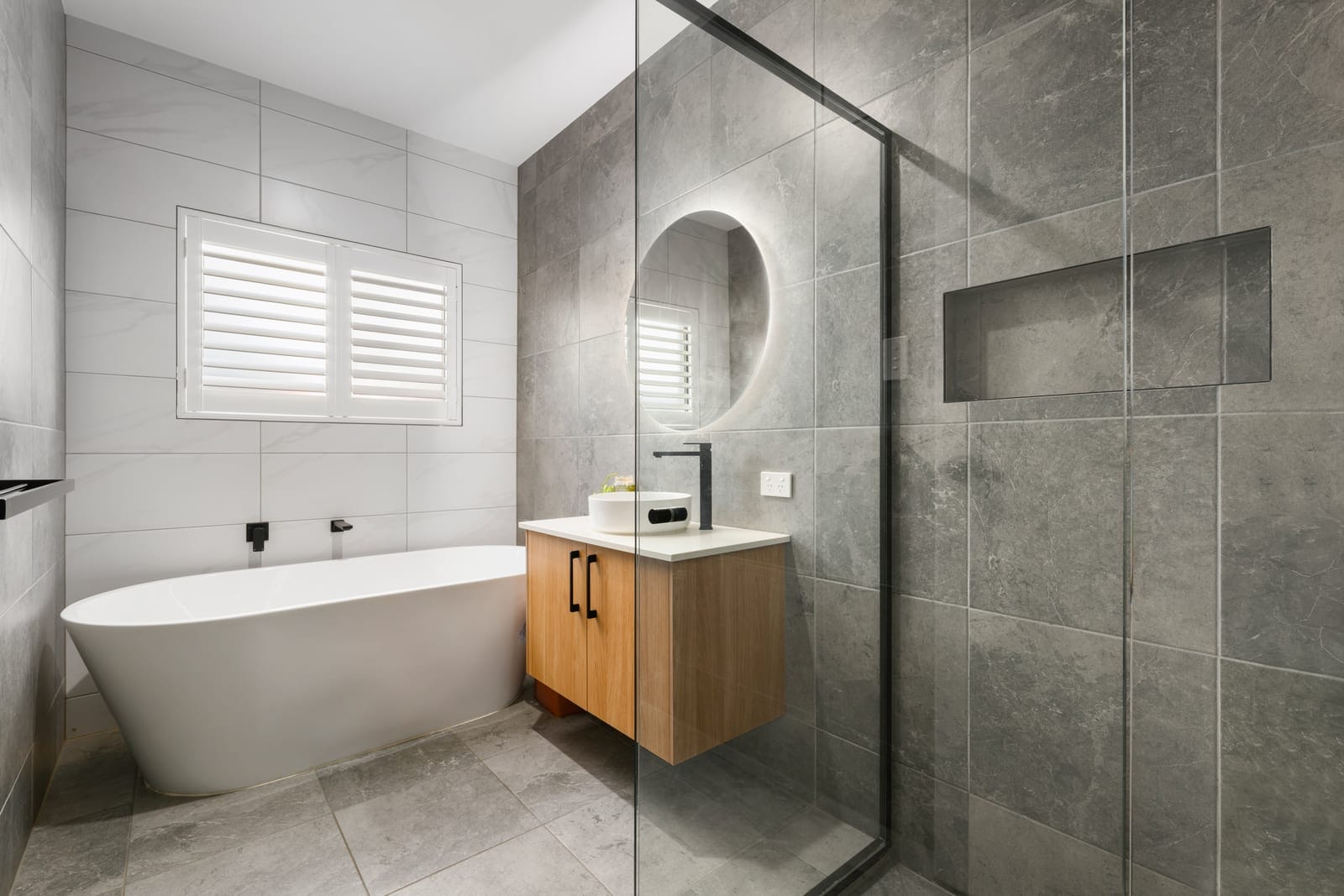 Resort-Inspired Family Living with Space to Spare