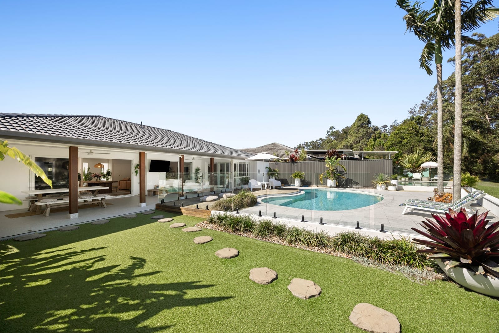 Dual Living by design, Lakeside by lifestyle!