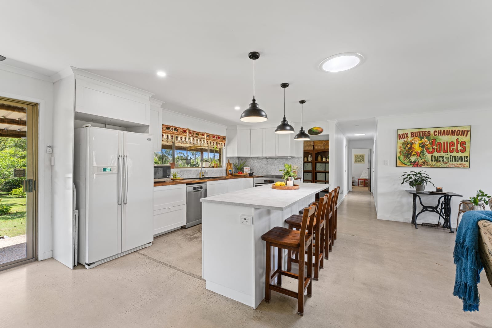 Acreage Living, Mountain Views & Endless Potential