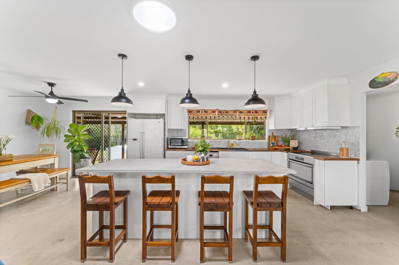 Acreage Living, Mountain Views & Endless Potential