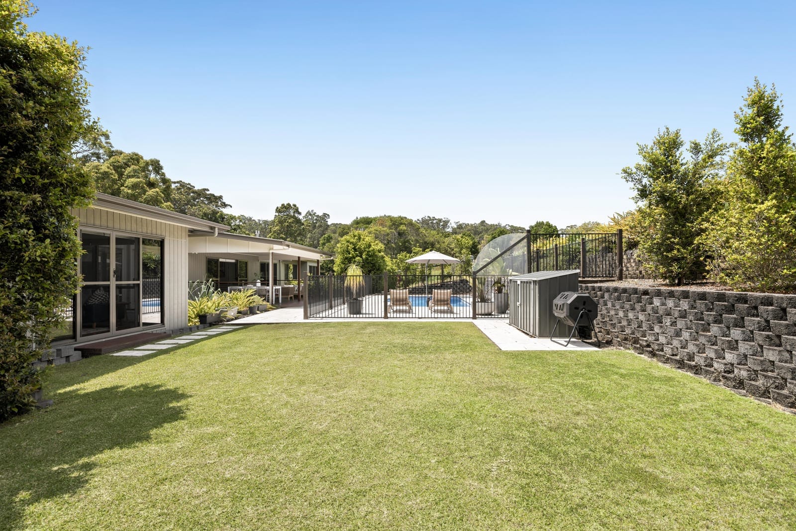 Elevated Northerly Outlook: Designer Residence on Private Acreage