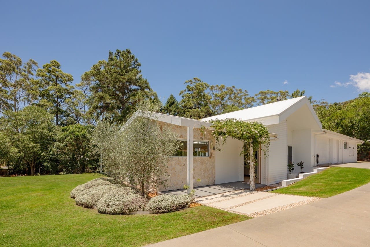 Acreage to Ocean: Best of Both Worlds!