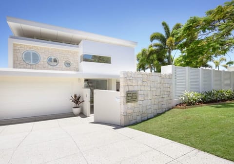 Stunning Architectural Show Stopper!