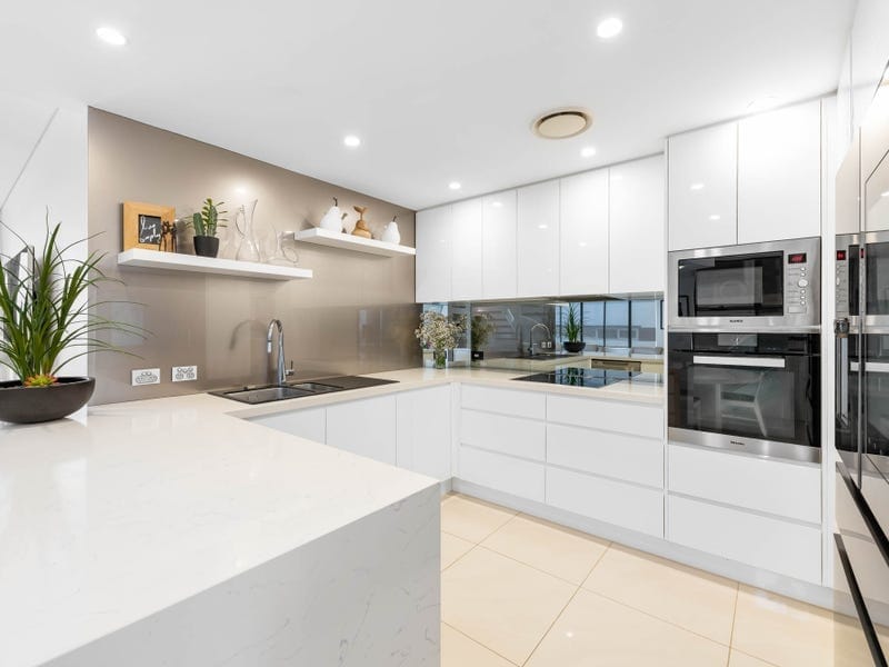 Luxury, Location, Lifestyle Penthouse Perfection!