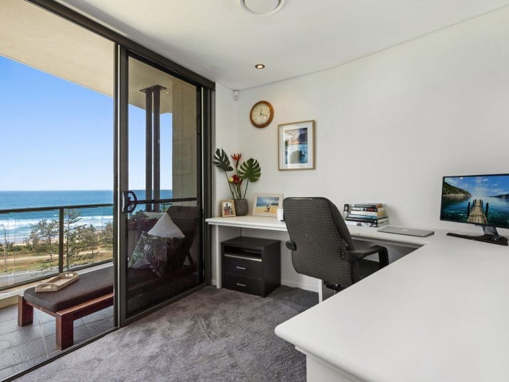 Luxury, Location, Lifestyle Penthouse Perfection!