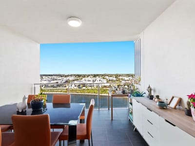 Tenanted Investment, Prime Lakefront!