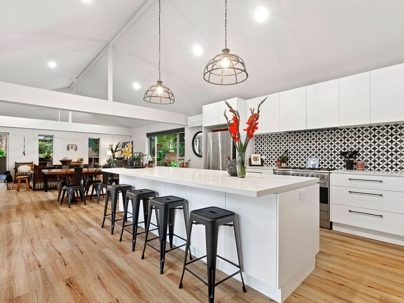 Elegant Entertainer on 1¾ Acres!
