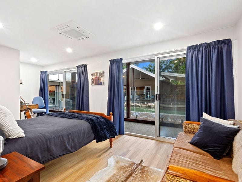 Elegant Entertainer on 1¾ Acres!