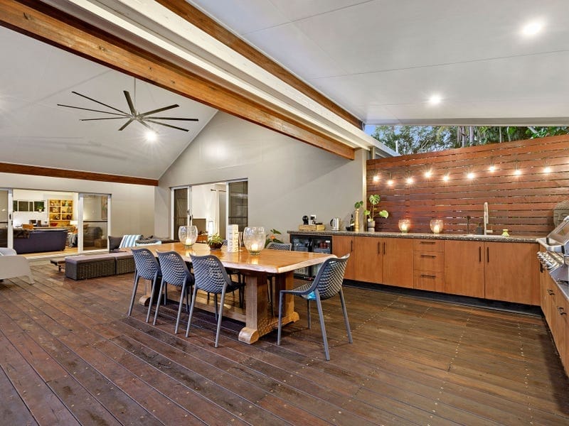 Elegant Entertainer on 1¾ Acres!