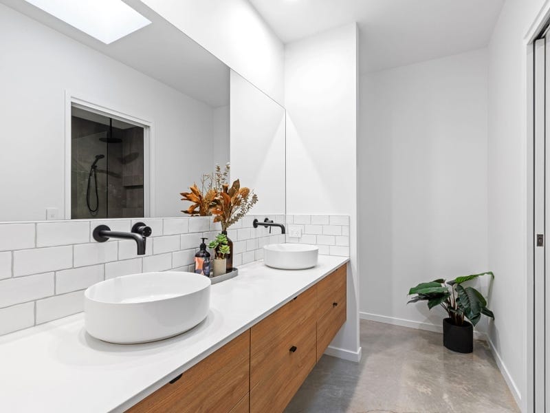 Custom-Designer Lifestyle Stunner!