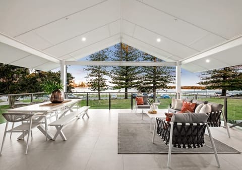 GOLDEN Location, Lifestyle, Opportunity!
