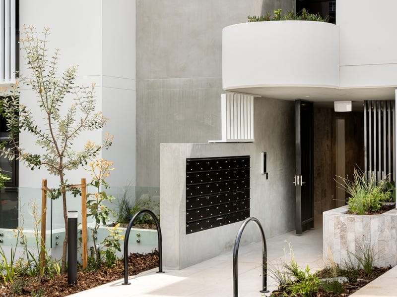 Luxurious Ocean Front Unit By Mosaic!