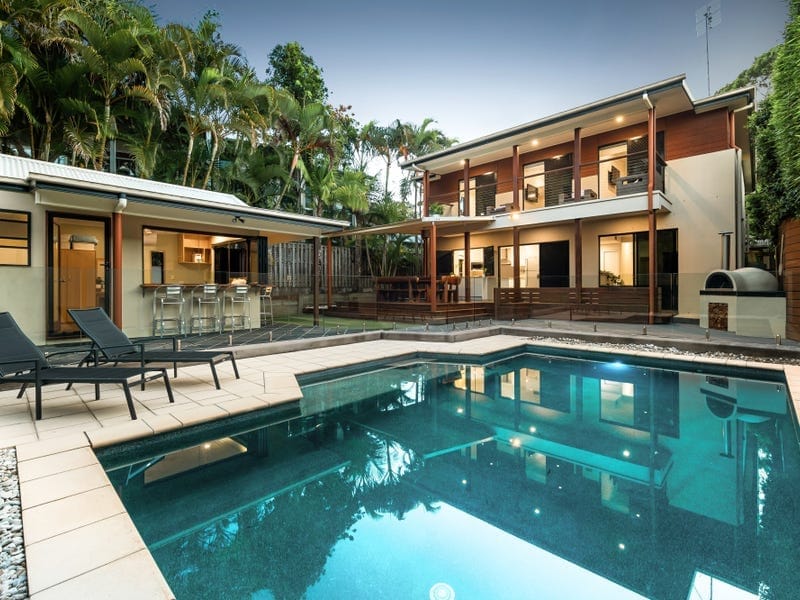 Private Entertainers’ Haven Located Metres from the Beach