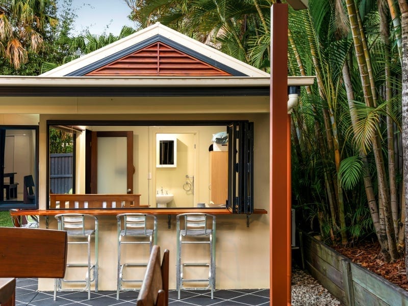 Private Entertainers’ Haven Located Metres from the Beach