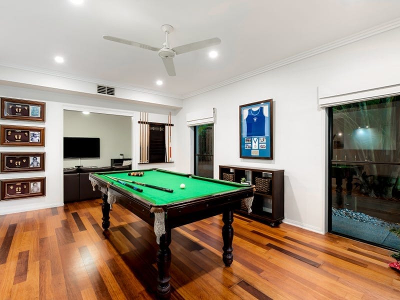 Private Entertainers’ Haven Located Metres from the Beach