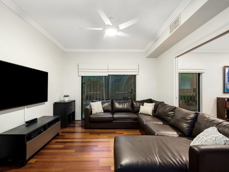 Private Entertainers’ Haven Located Metres from the Beach