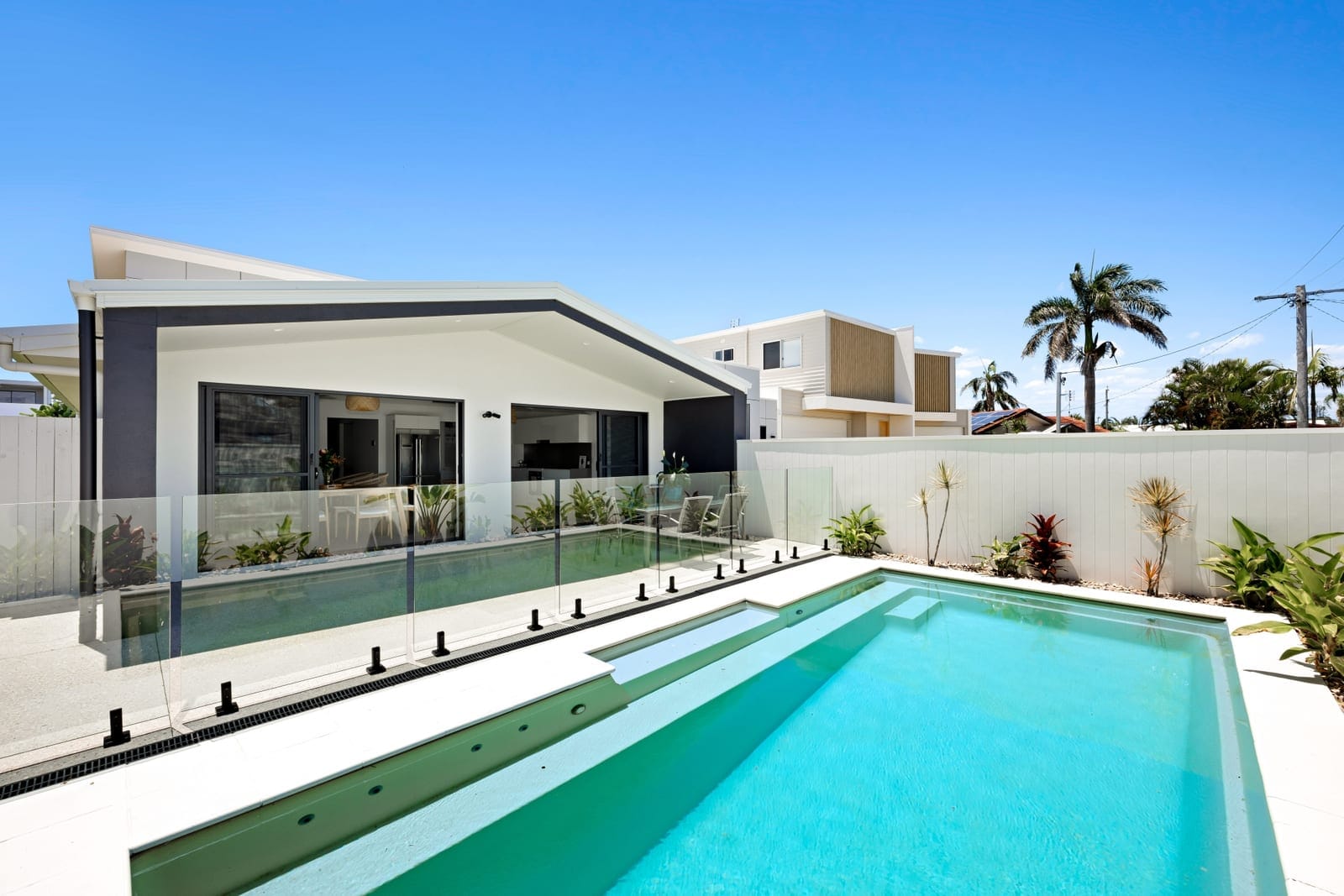 Elegant Entertainer, 300m to Sand!