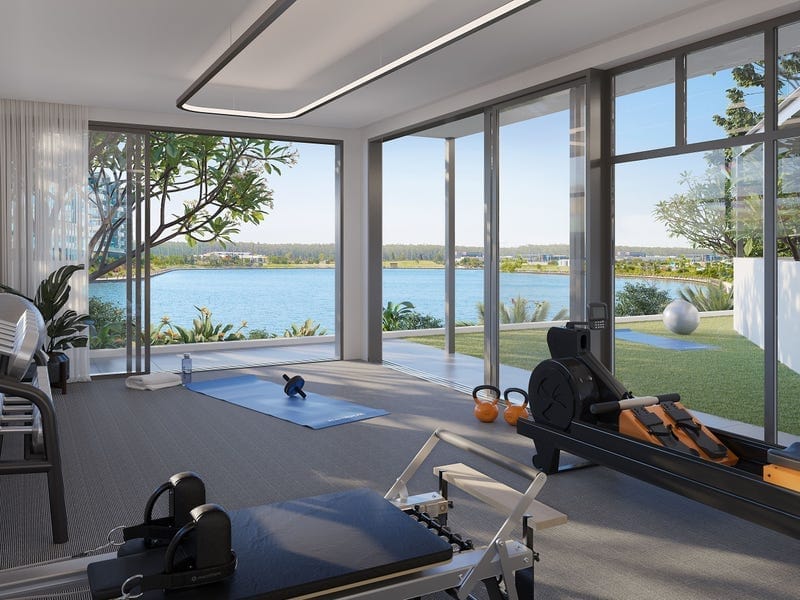 Lakefront Splendor!