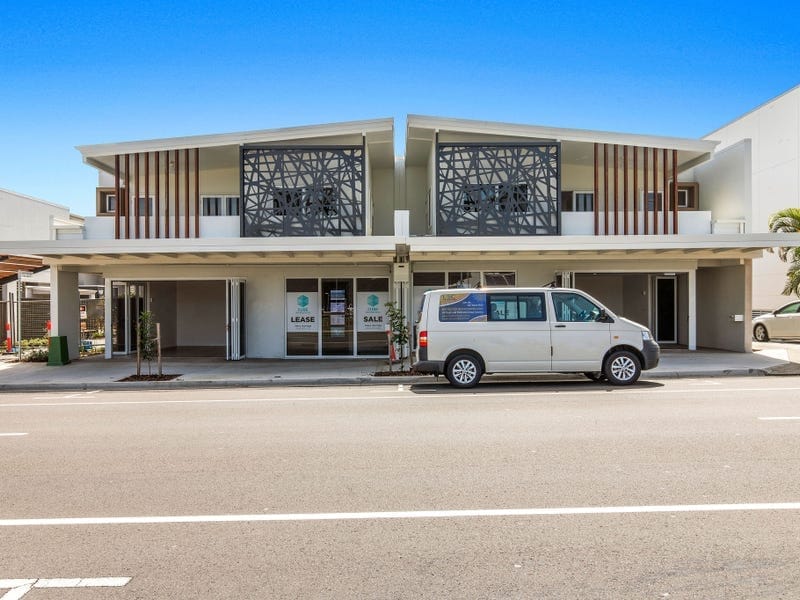 High-End Beachside Living!