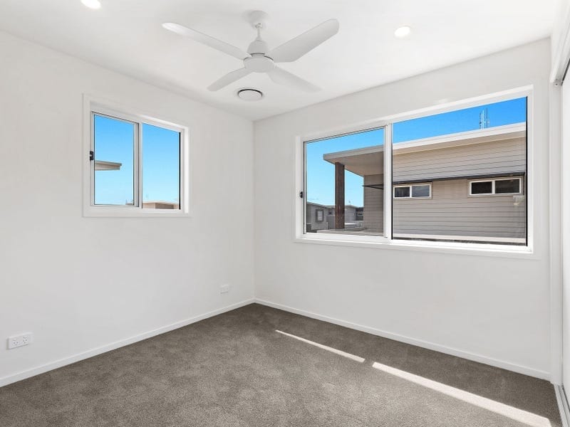 High-End Beachside Living!