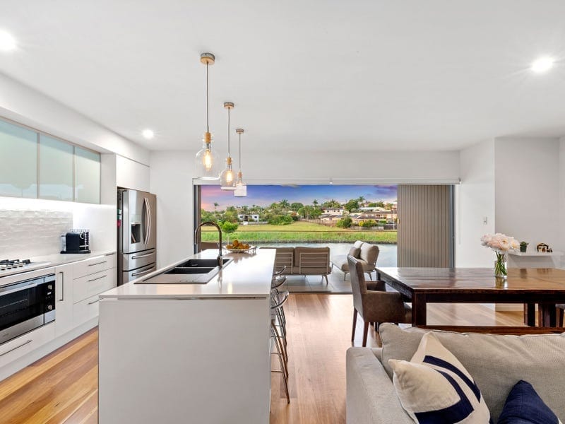 Meridien Magic…North-Facing Waterfront!