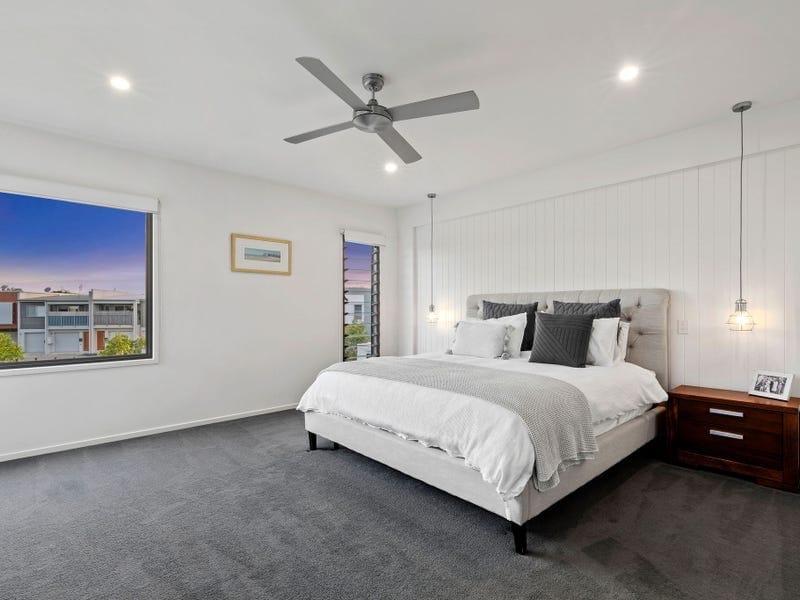 Meridien Magic…North-Facing Waterfront!